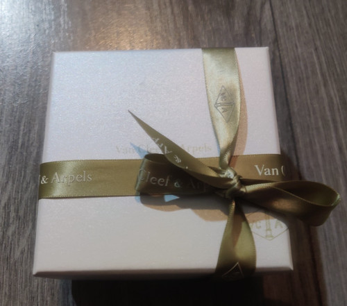 Van cleef arpels empty jewelry - empty,