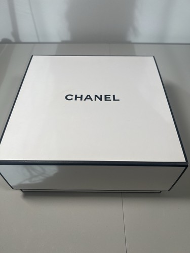 Chanel empty gift box - , with